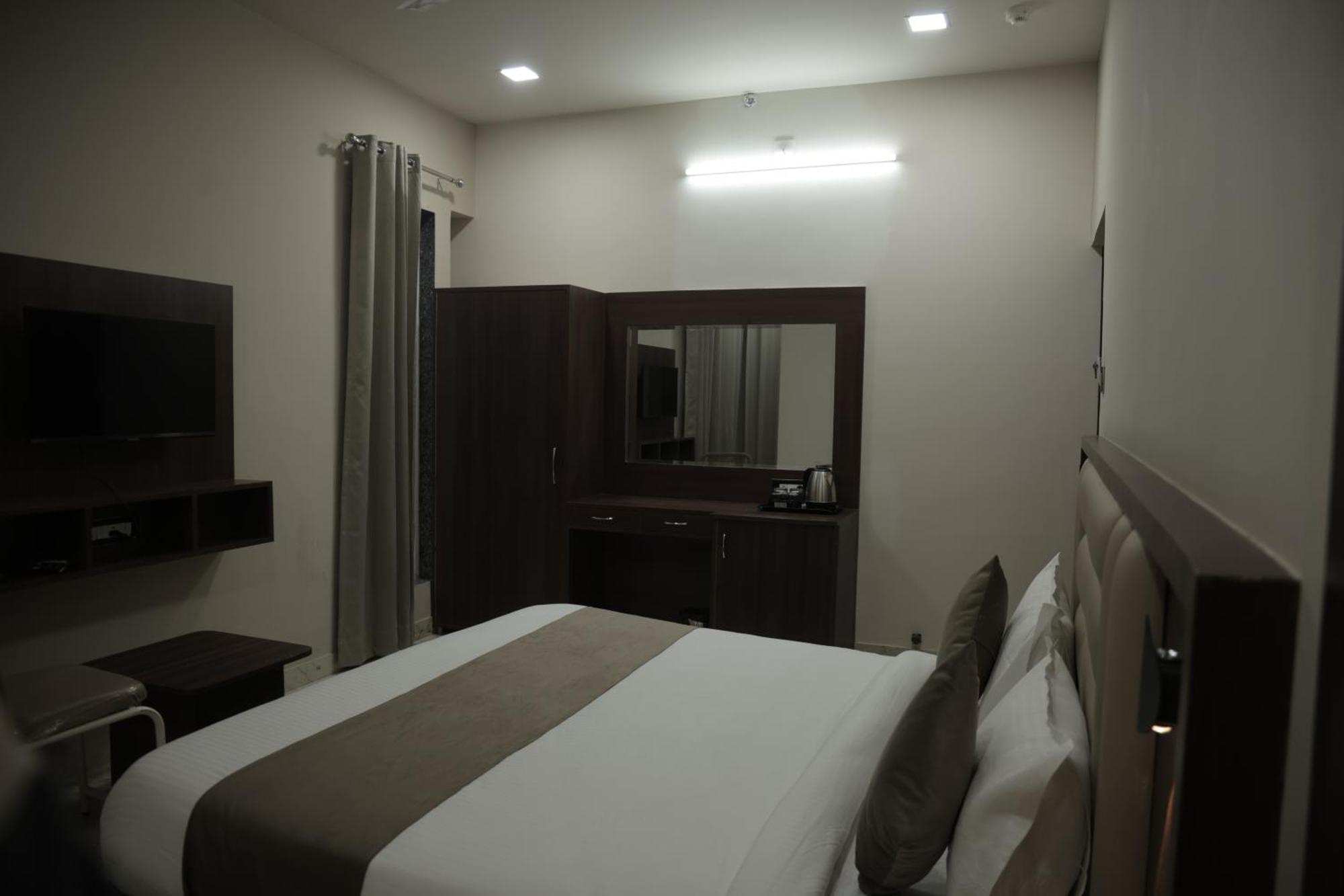 Hotel The Rainbow Inn أُودايبور المظهر الخارجي الصورة