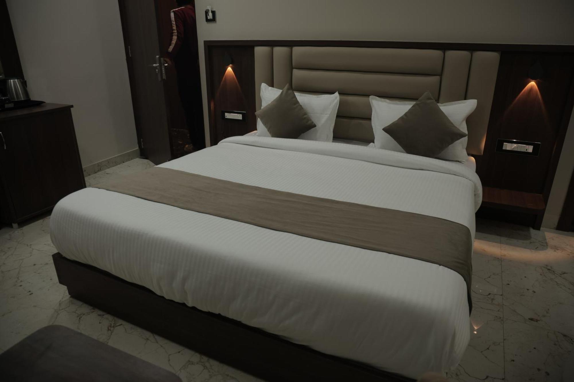 Hotel The Rainbow Inn أُودايبور المظهر الخارجي الصورة