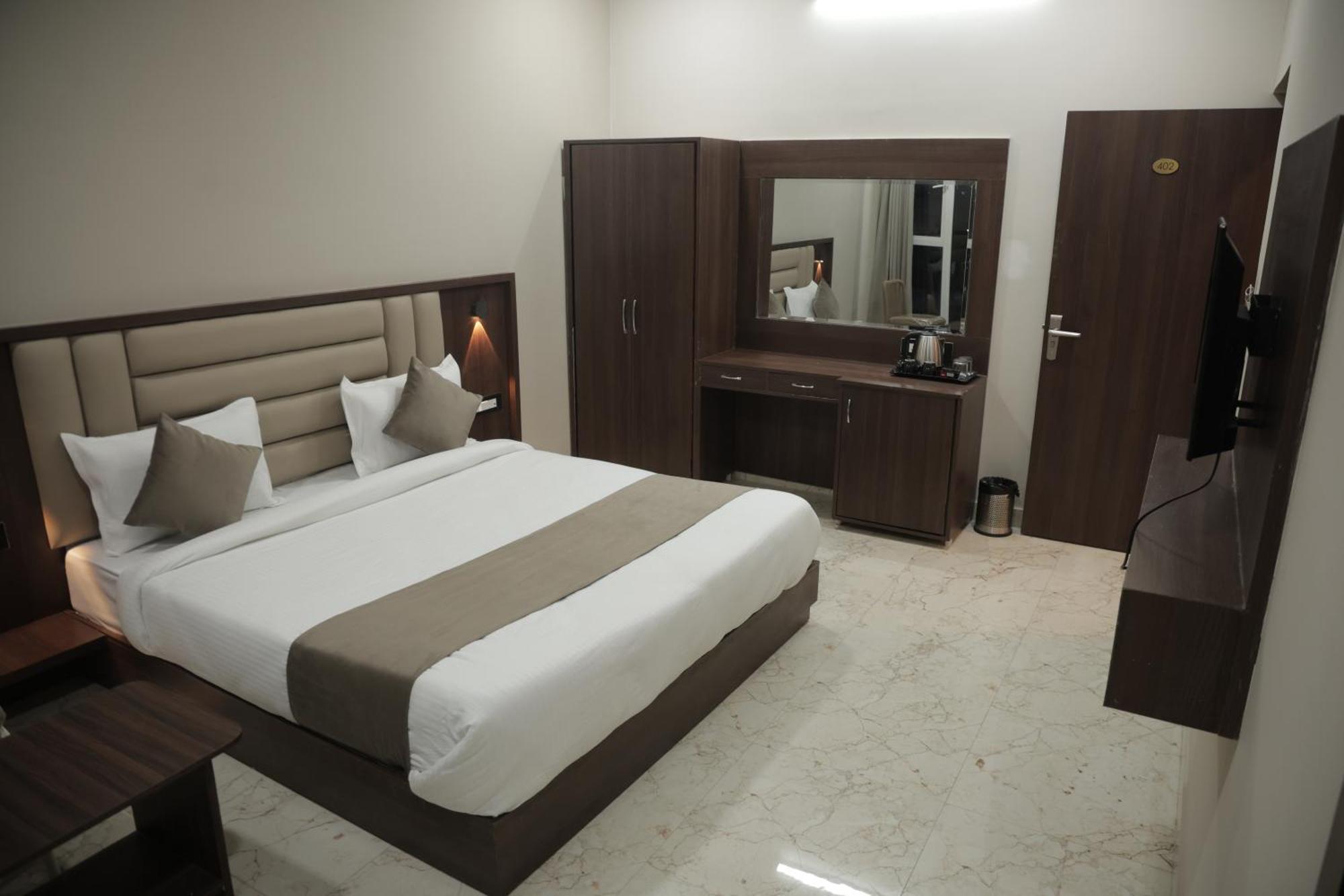 Hotel The Rainbow Inn أُودايبور المظهر الخارجي الصورة